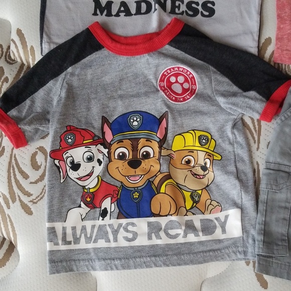 Toddler boy 3 shirts with free pair of shorts - Picture 3 of 5